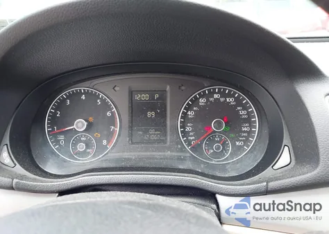 2014 Volkswagen Passat 2.5L Wolfsburg Edition z USA, uszkodzony, nr VIN 1VWAP7A37EC015096